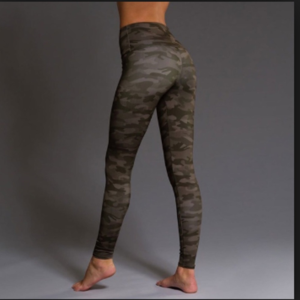 Onzie Moss Camo High-Waist Green Leggings Tights - Picture 2 of 6